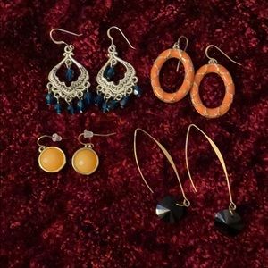 4 pair of earrings!!